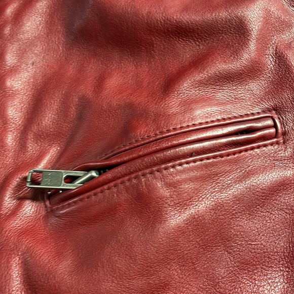 NWT men’s burgundy heavy leather jacket. Very well designed with brass zippers - Picture 6 of 16